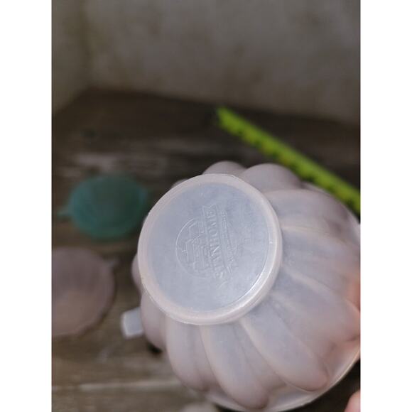 Set Of 6 Pastel Vintage Stanhome Gelatin Molds - Picture 3 of 4